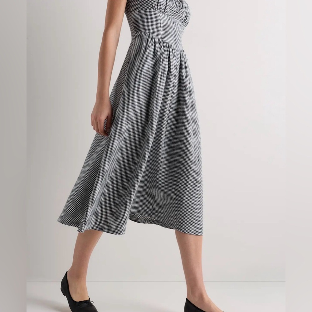 Quince 100% European Linen Corset Midi
Dress - Picture 6 of 8
